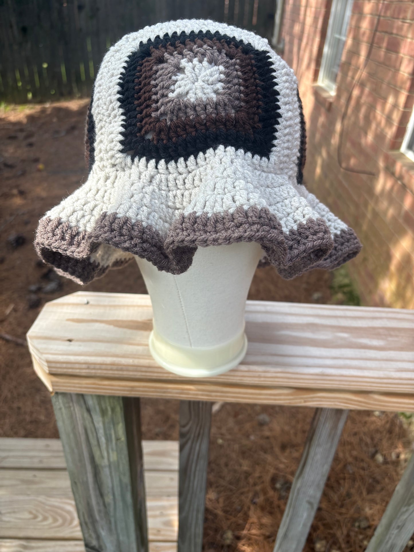 Sweet Cream Wavy Bucket Hat