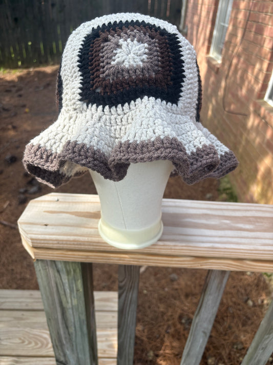 Sweet Cream Wavy Bucket Hat